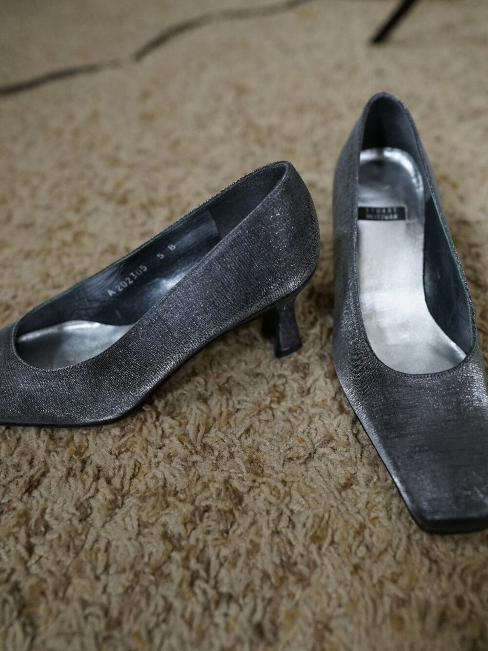 Stuart Weitzman Pewter Metallic Square Toe Heel Pumps 5B Evening